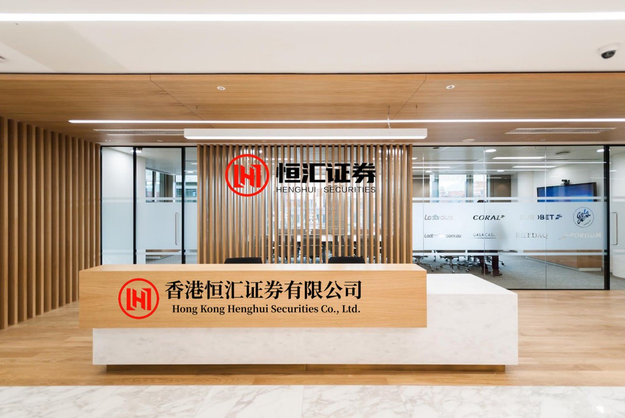 神机策 当“中产三宝”进入折扣店，是理性还是降级？